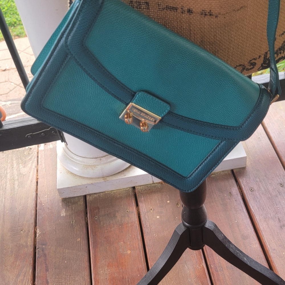 Vera Bradley Tess Crossbody - Picture 2 of 16